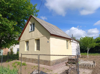 Дачний будинок з ремонтом і комунікаціями!, Дачі