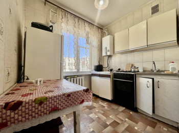 Продам 2-кімнатну квартиру в гарному районі. Можна під Є-Відновлення (Сертифікат), 2 кімнатні