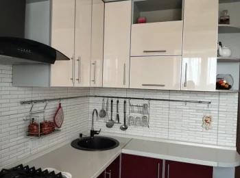Продаж квартири з ремонтом та індивідуальним опаленням, 3 кімнатні